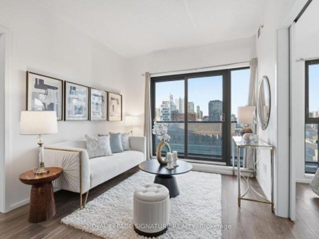 Condo for sale in Toronto Centre, Toronto