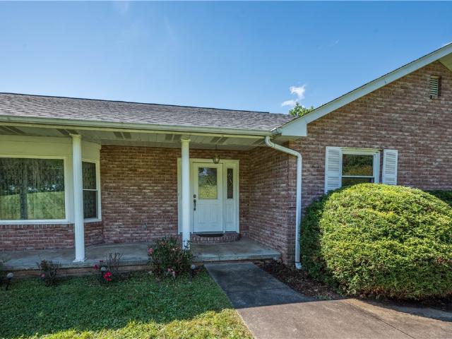 House for sale in Hickory, Pennsylvania