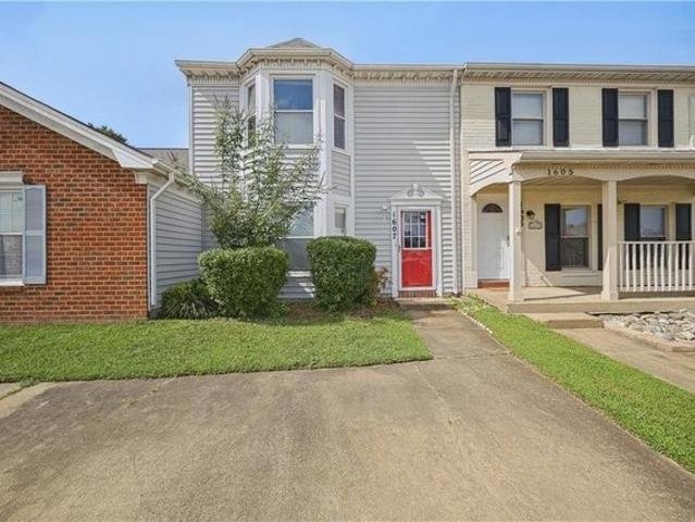 Townhouse for sale in Virginia