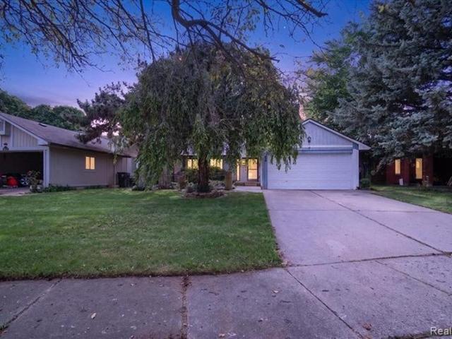 House for sale in Flint, Genesee County