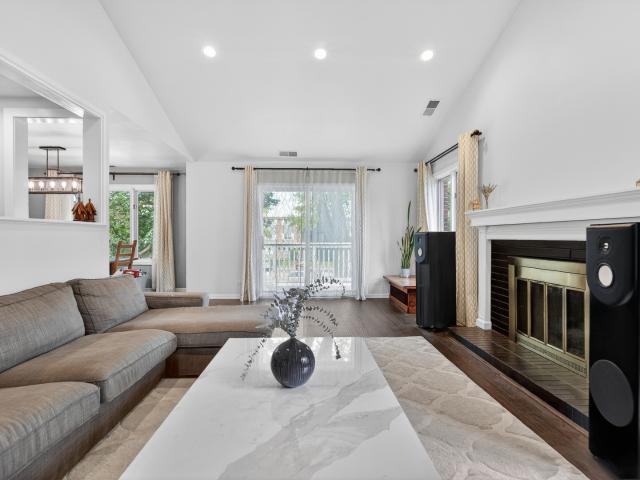 Condo for sale in Arlington Heights, Illinois