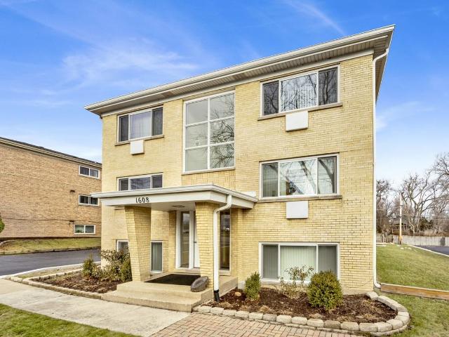 Apartment for rent in Downers Grove, Illinois