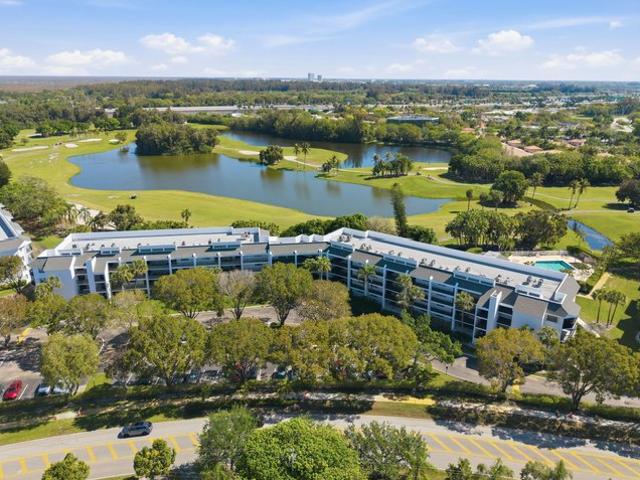 Condo for sale in Weston, Florida