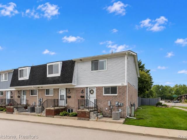 Condo for sale in Southfield, Michigan