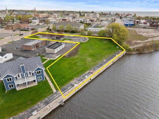 Condo for sale in Two Rivers, Manitowoc County