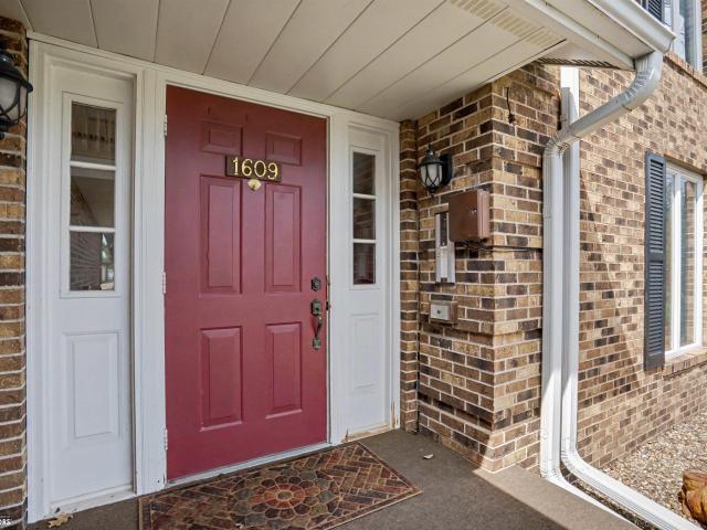 Condo for sale in Burlington, Iowa
