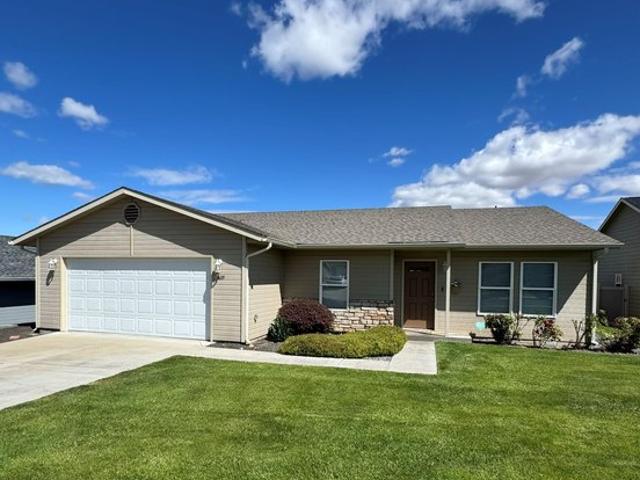 House for sale in Selah, Washington