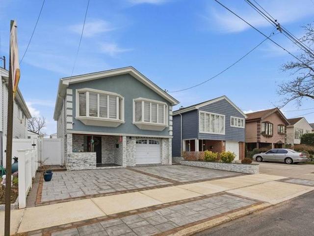House for sale in Queens, Arverne