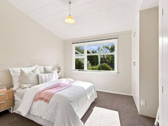 House for sale in Chaslands, Canterbury