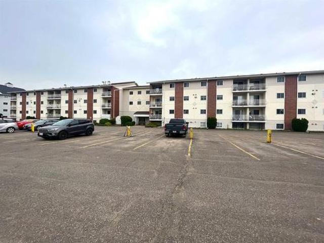 Condo for sale in Thunder Bay, Ontario