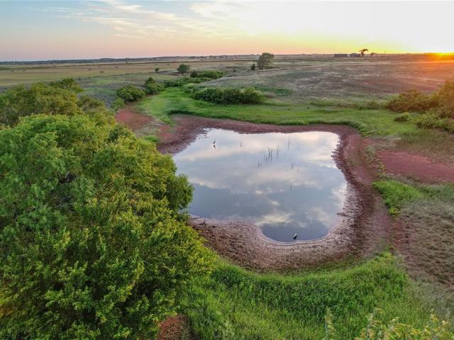 Land for sale in Sayre, Beckham County