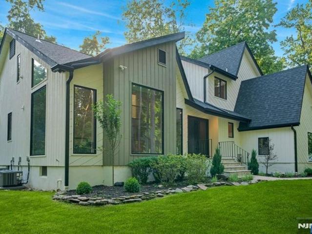House for sale in Haworth, New Jersey