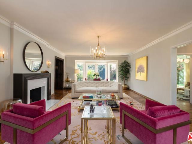 House for sale in Brentwood Glen, Los Angeles