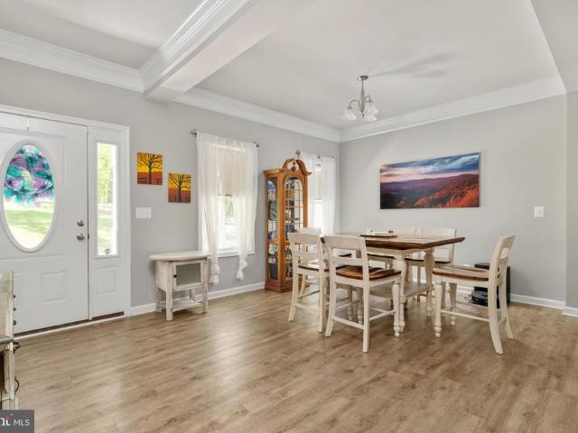 House for sale in Apple Mountain Lake, Warren County