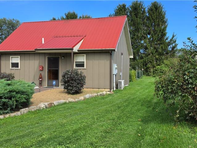 House for sale in Coral, Center Township