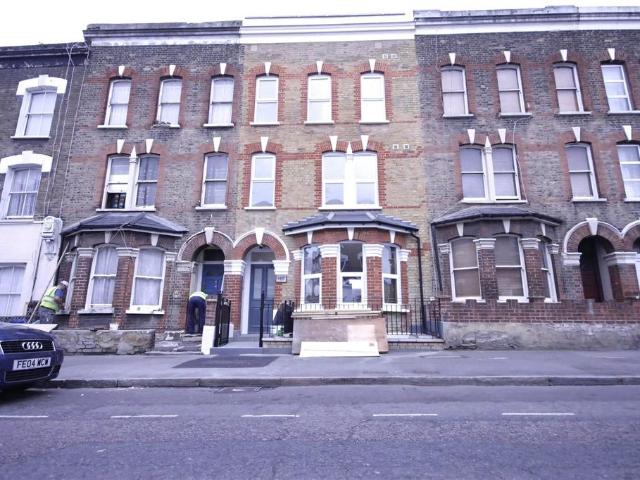 Apartment for rent in Clapton Park, Greater London