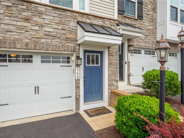 Townhouse for sale in Mc Kees Rocks, Pennsylvania