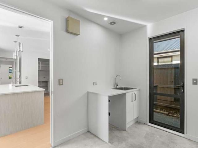 House for sale in Chaslands, Canterbury