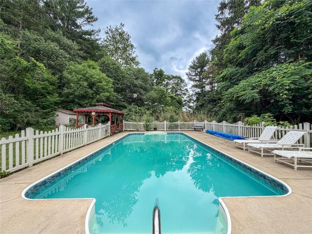 House for sale in Crawford, Pennsylvania
