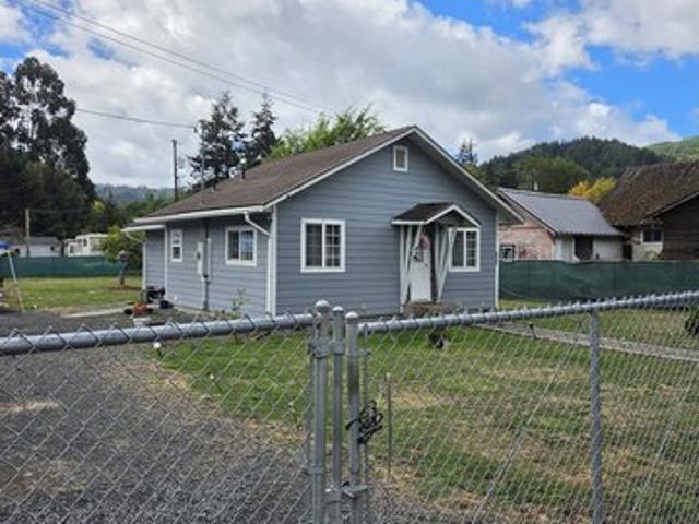 Townhouse for sale in Powers, Coos County