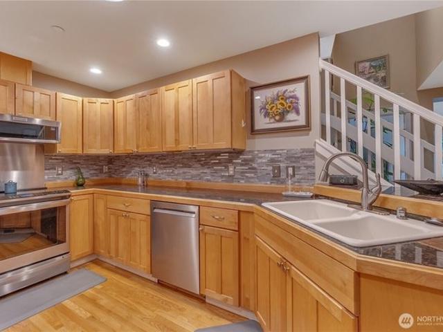 Condo for sale in Allyn, Washington