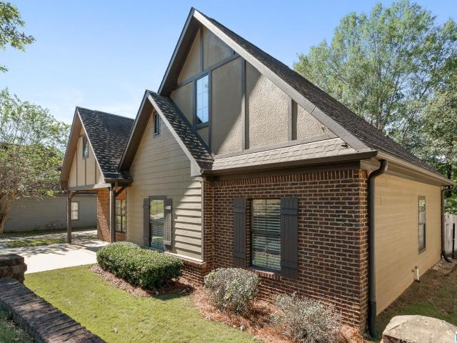 House for sale in Mallard Point, Pelham