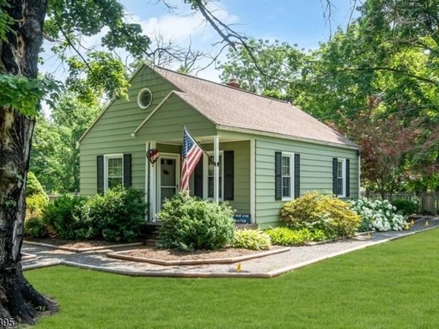 House for sale in Neshanic Station, New Jersey