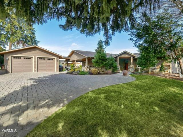 House for sale in Selah, Washington