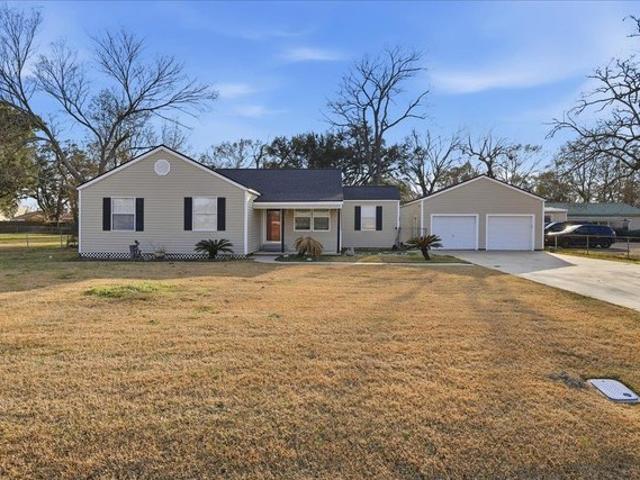 House for sale in Bridge City, Texas