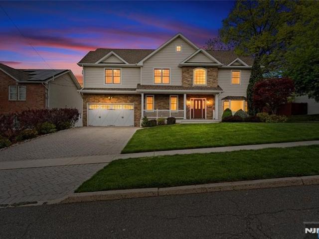 House for sale in River Edge, New Jersey