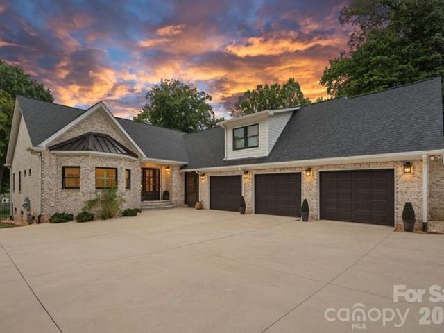 House for sale in Mooresville, North Carolina