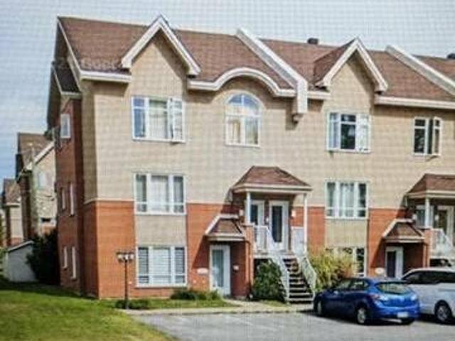 House for rent in Laval