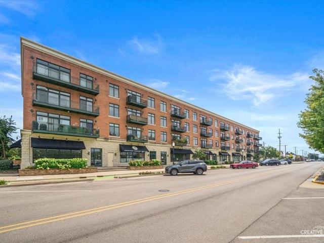 Condo for sale in Aurora, Illinois