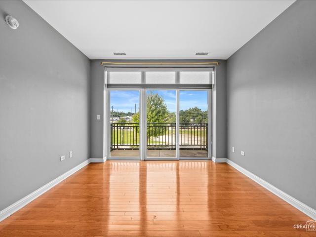 Condo for sale in Aurora, Illinois