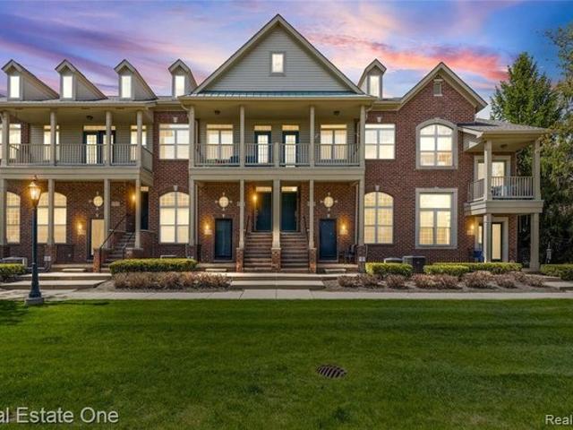 Townhouse for sale in Walled Lake, Michigan