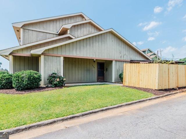 Townhouse for sale in Kathleen, Georgia
