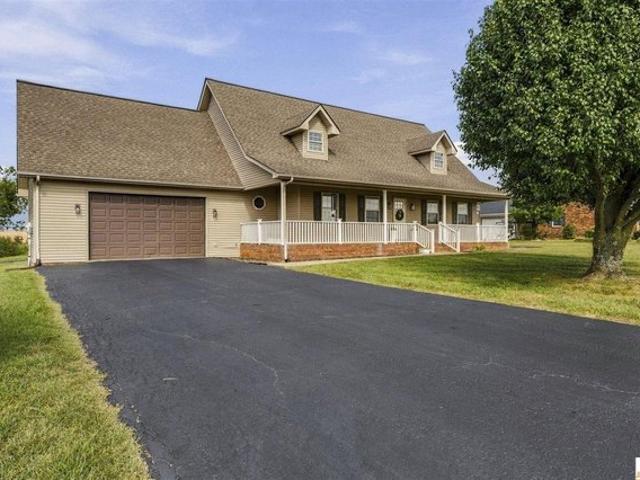 House for sale in Cave City, Barren County