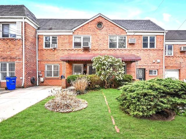 House for sale in Queens, Arverne
