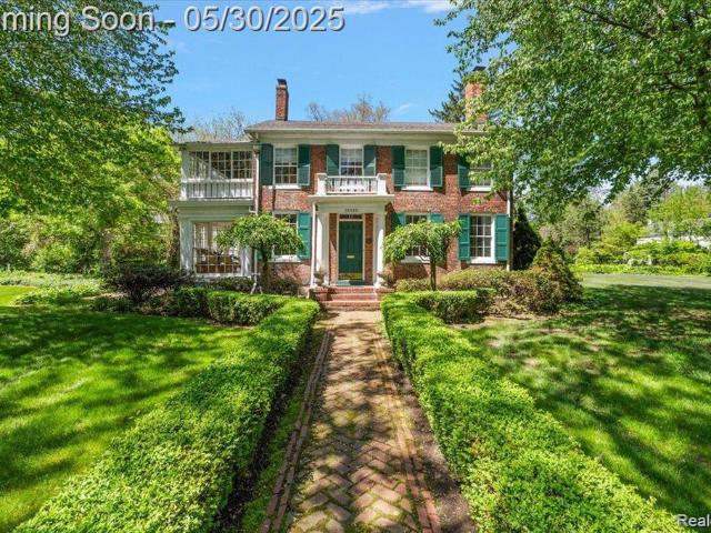 House for sale in Grosse Pointe