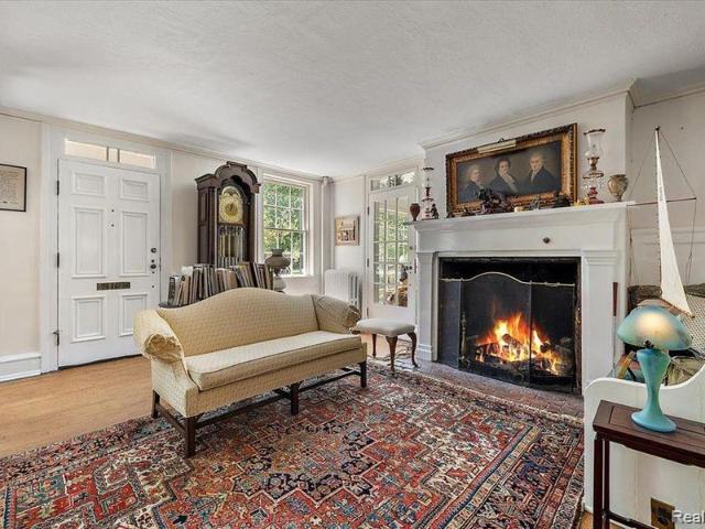 House for sale in Grosse Pointe