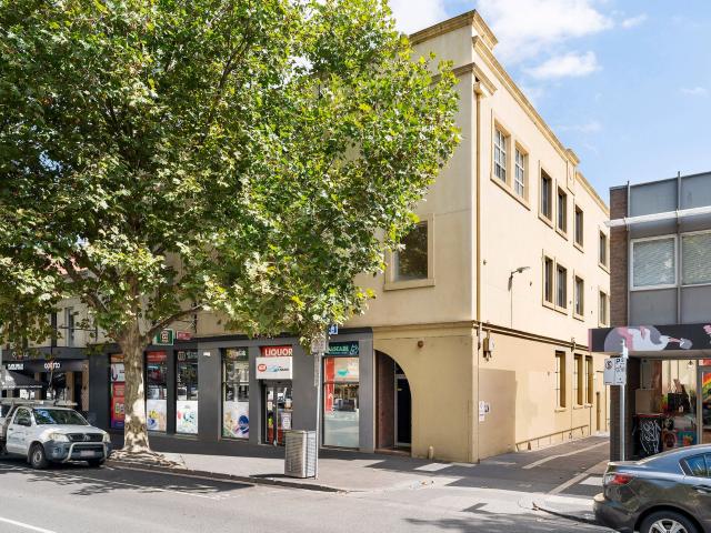 Studio for rent in Carlton