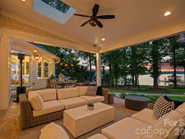 House for sale in Hicks Crossroads, Huntersville