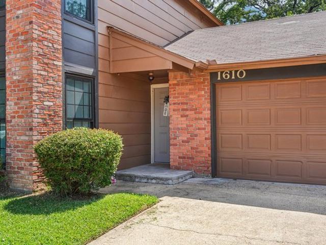 Townhouse for sale in Irving, Texas