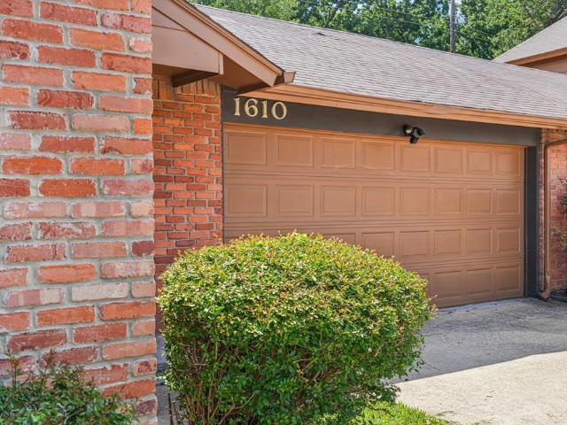 Townhouse for sale in Irving, Texas
