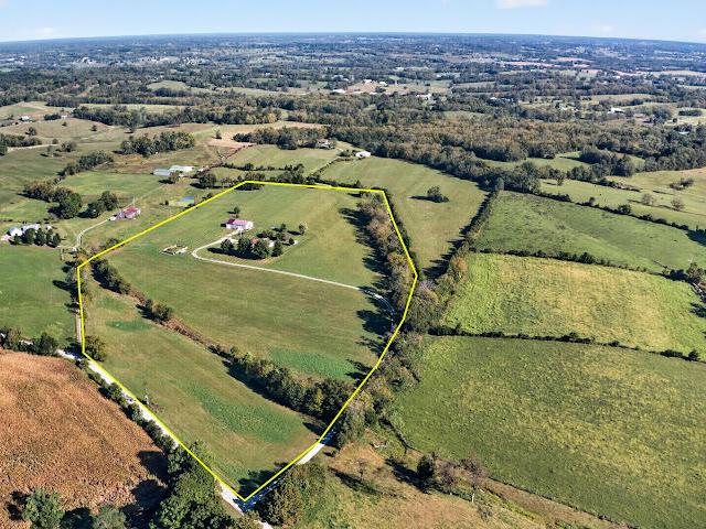 House for sale in Lees Lick, Cynthiana