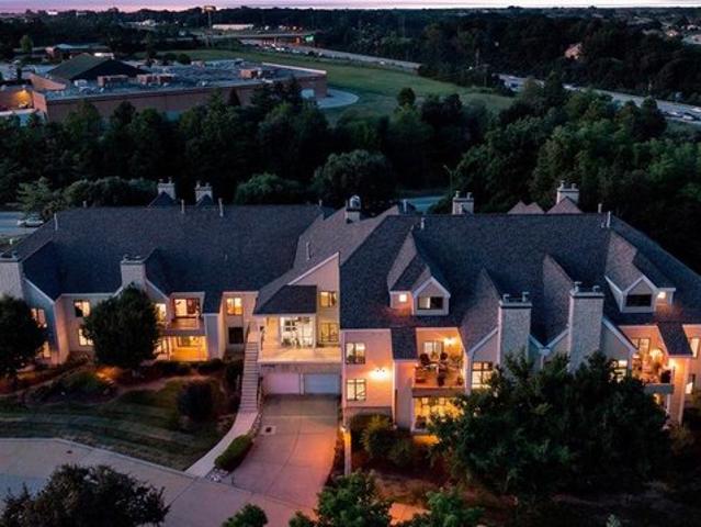 Condo for sale in Lake Saint Louis, Missouri