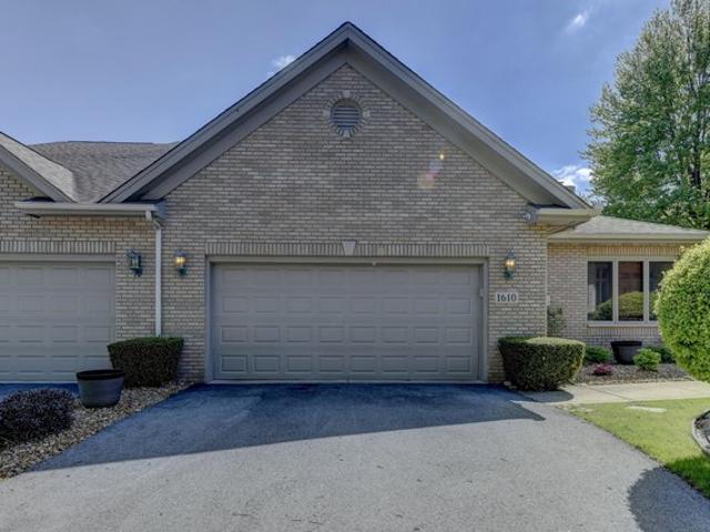 Townhouse for sale in Munster, Indiana