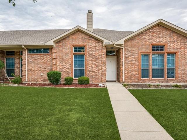 Townhouse for sale in Alta Denton Station, Denton
