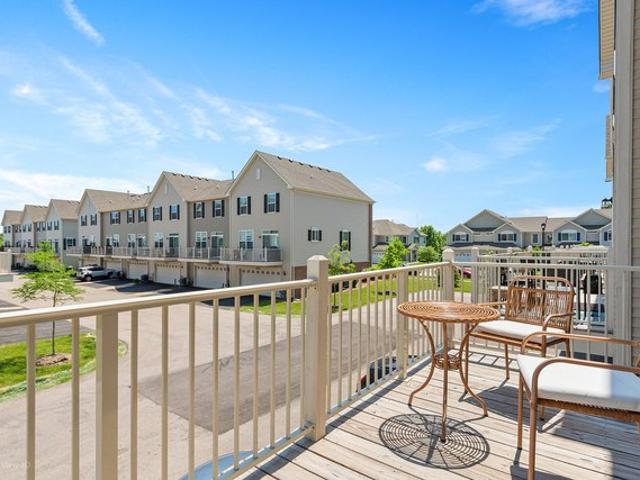 Townhouse for sale in Batavia, Illinois