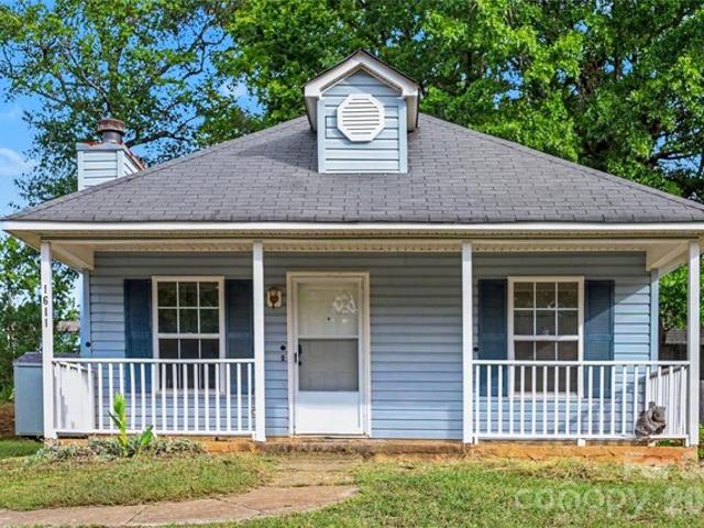 House for sale in Sterling Forest, Pineville